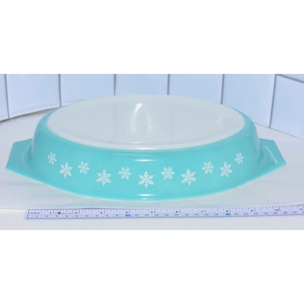 Vintage Pyrex Turquoise Snowflake 12